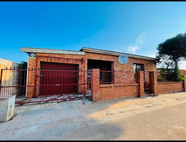 4 BEDROOM HOUSE FOR SALE IN KWAZAKHELE